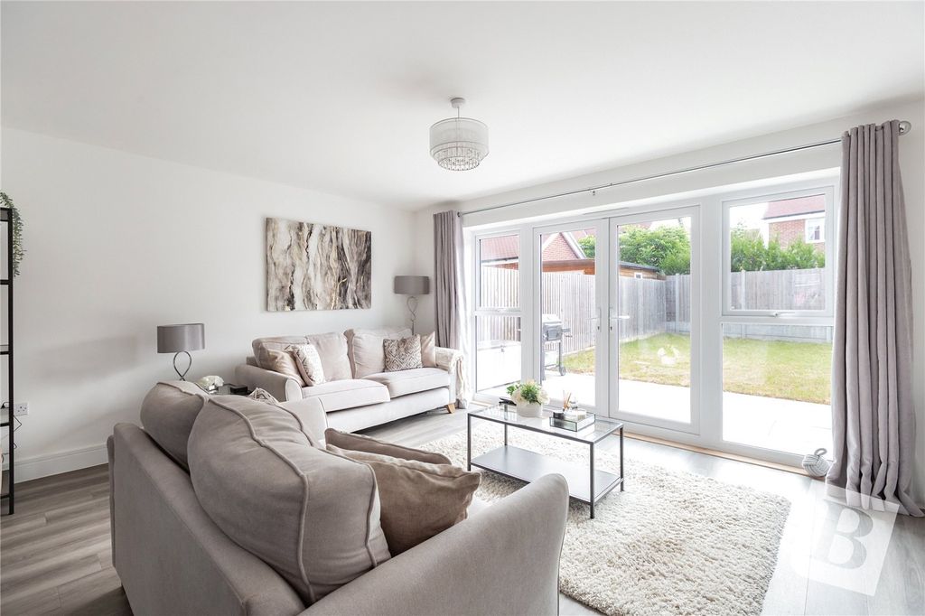 Property photo 3 of 12 Lounge/Diner