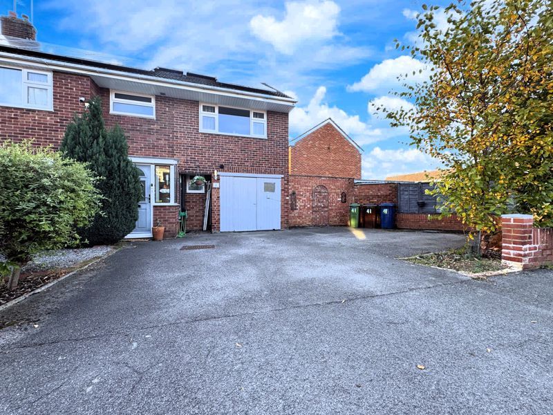 Property photo 1 of 16 External