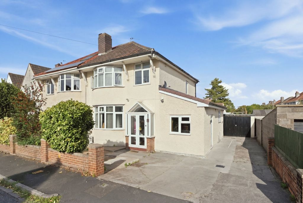 Property photo 2 of 40