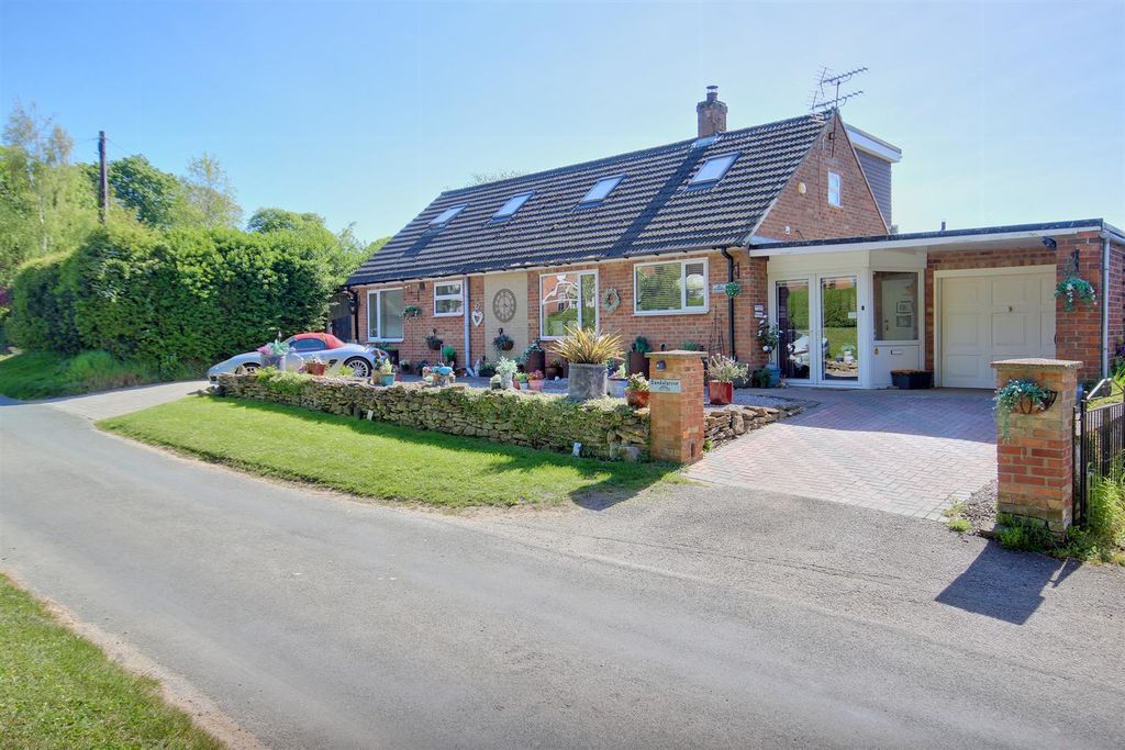 Property photo 1 of 27 Townside.Jpg