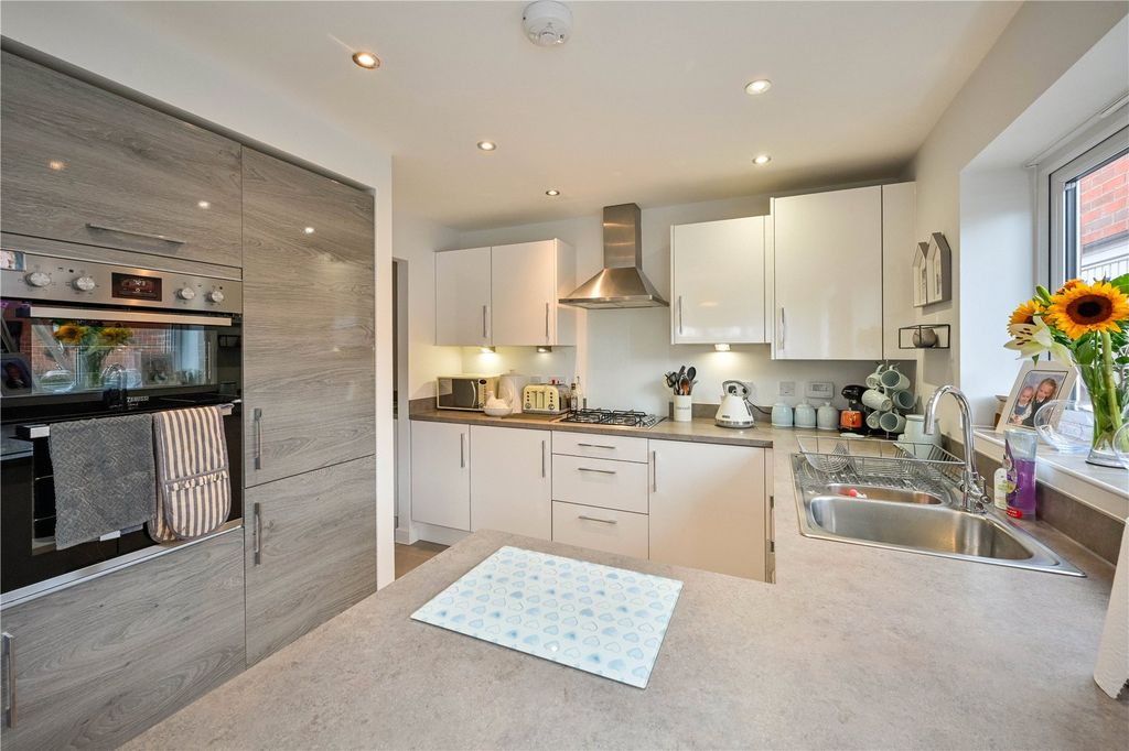 Property photo 3 of 34 Picture No. 06