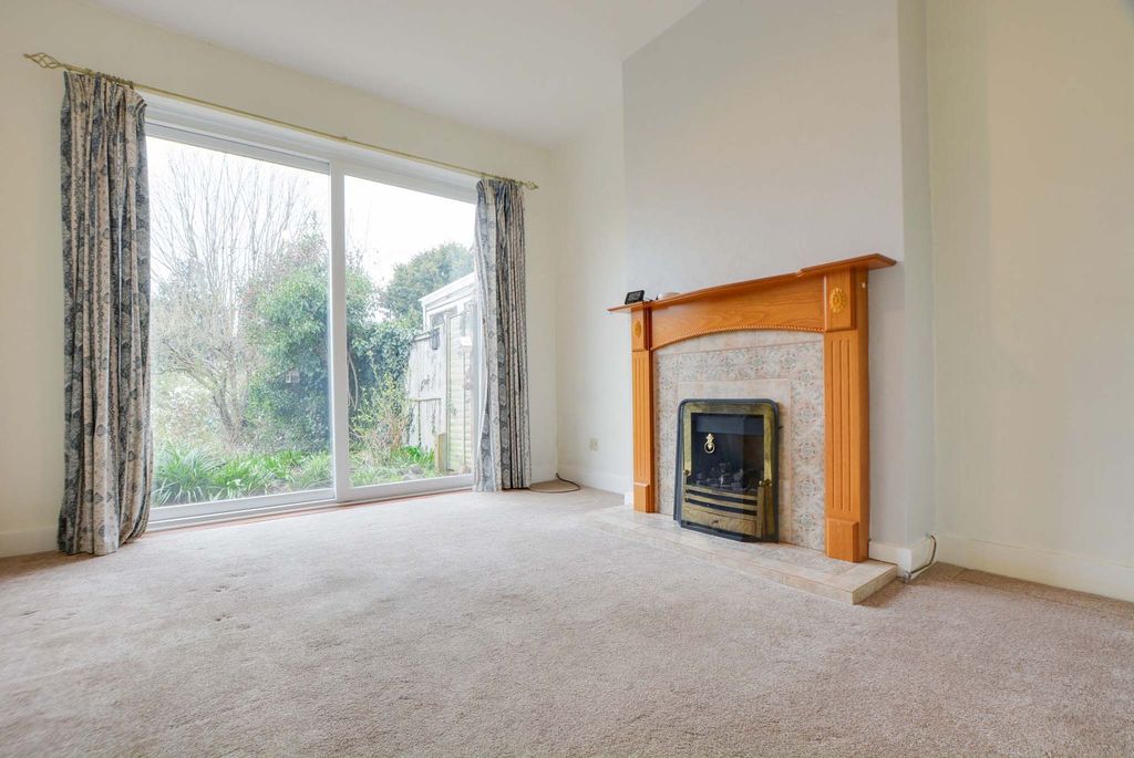 Property photo 2 of 22