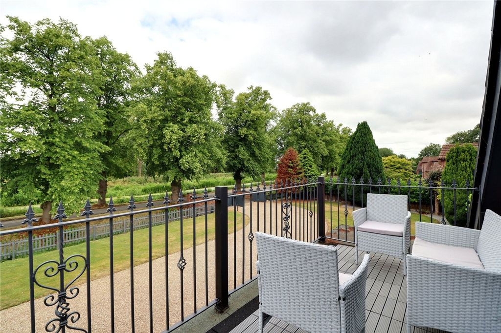 Property photo 2 of 35 Picture No. 26