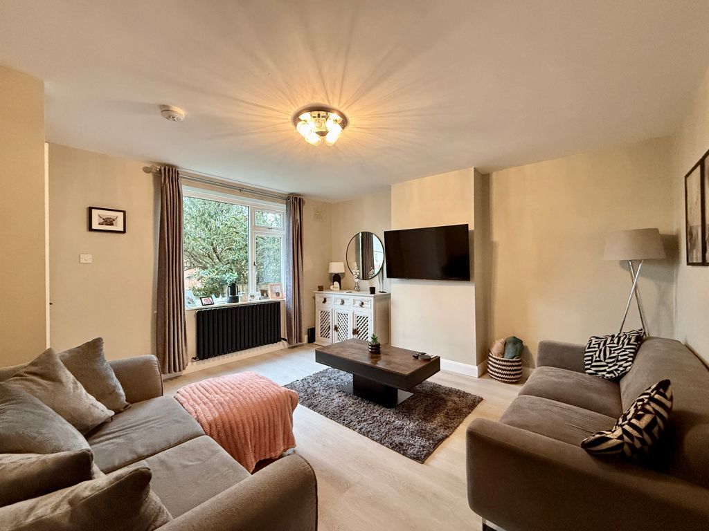 Property photo 3 of 14 Living Room