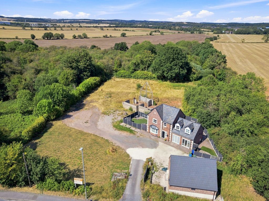 Property photo 2 of 6