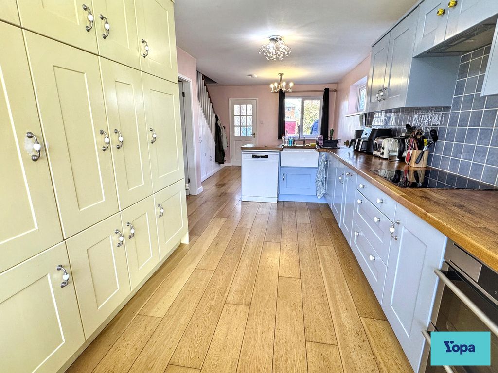 Property photo 3 of 23 Kitchen/Diner