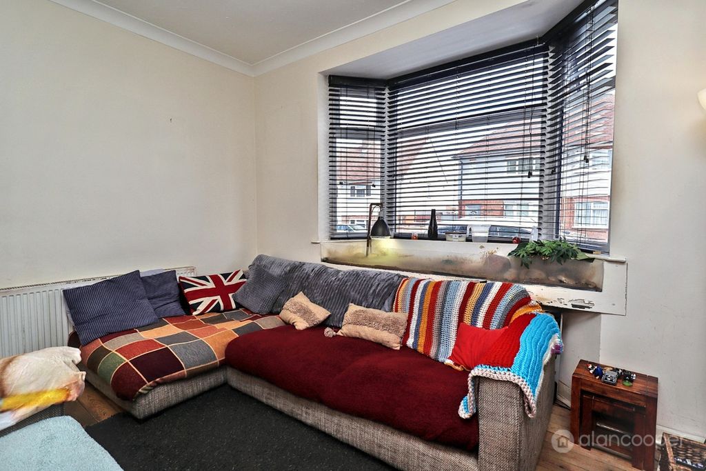 Property photo 3 of 19 5185423