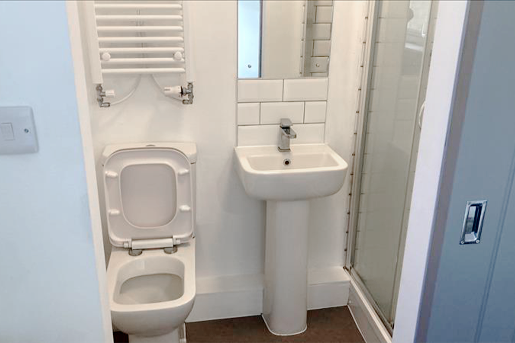 Property photo 3 of 5