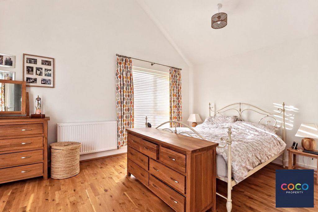 Property photo 2 of 17 5445753