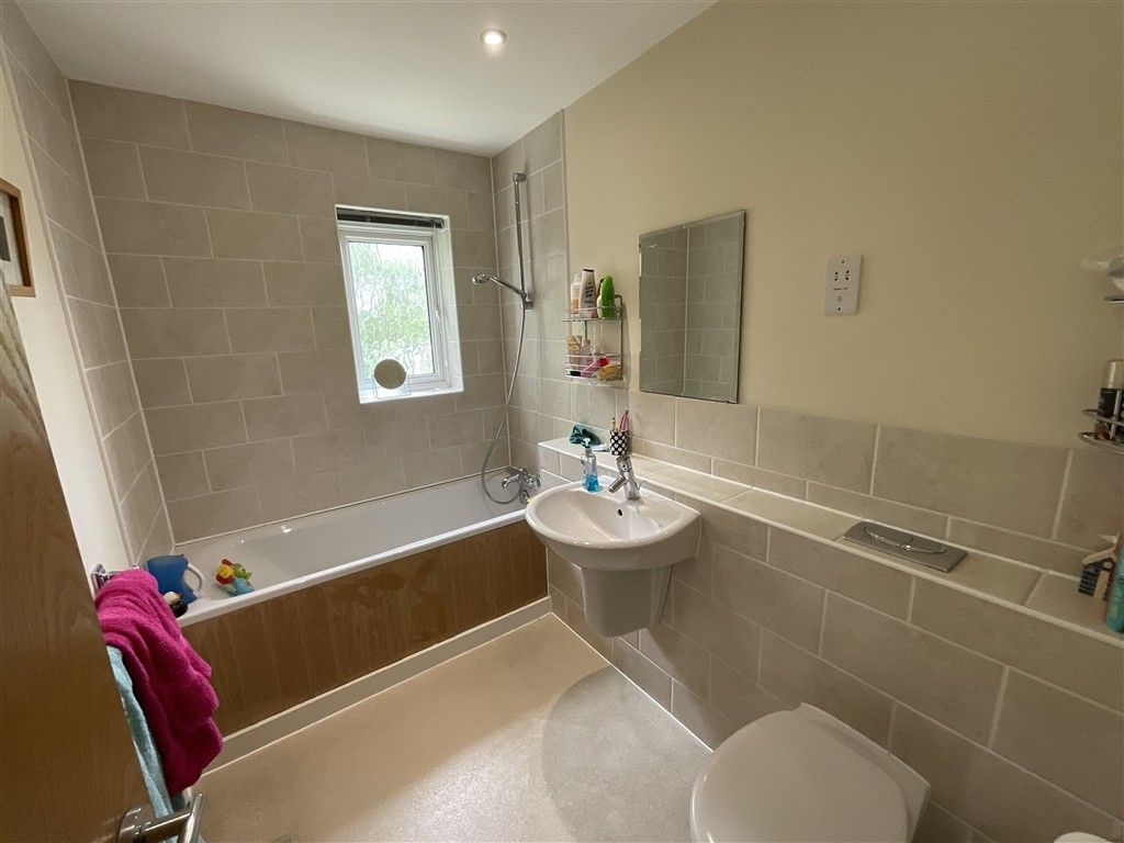 Property photo 3 of 7 Bathroom