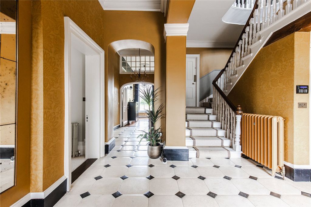 Property photo 2 of 23 Hallway
