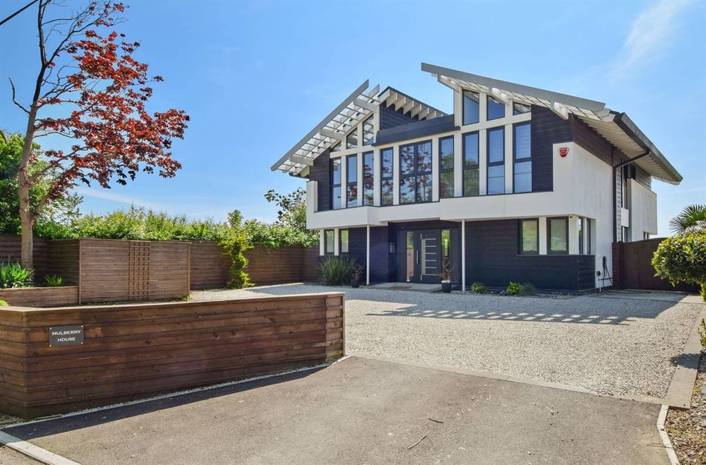 Property photo 1 of 36