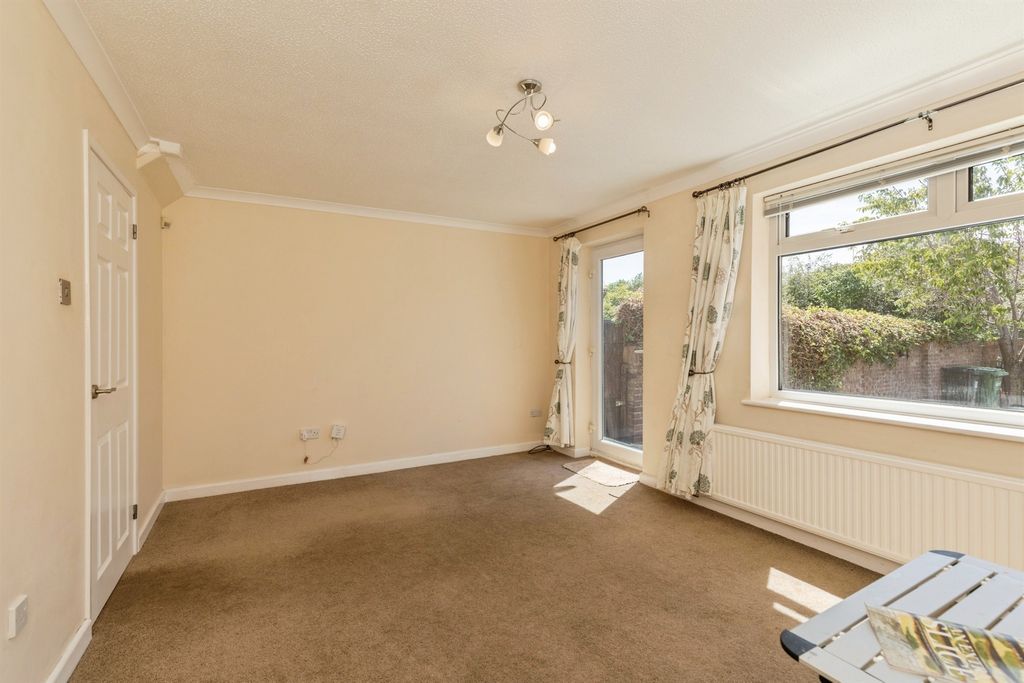 Property photo 3 of 28