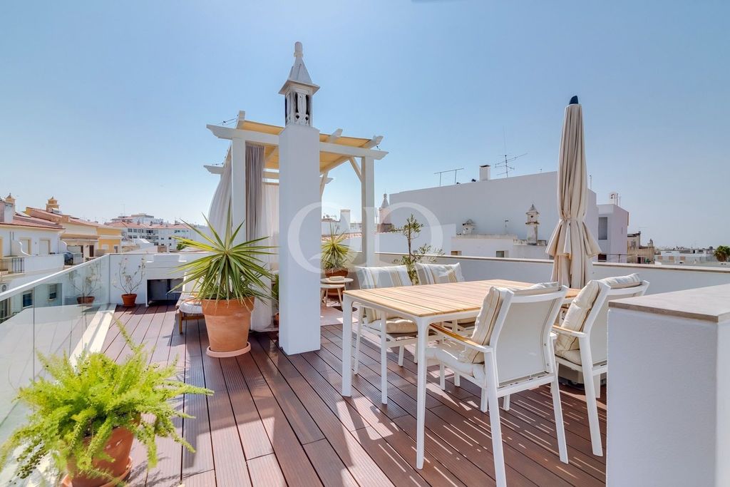 Property photo 1 of 13 Elegant Townhouse With Sea Views In Loulé's Historic City Ce