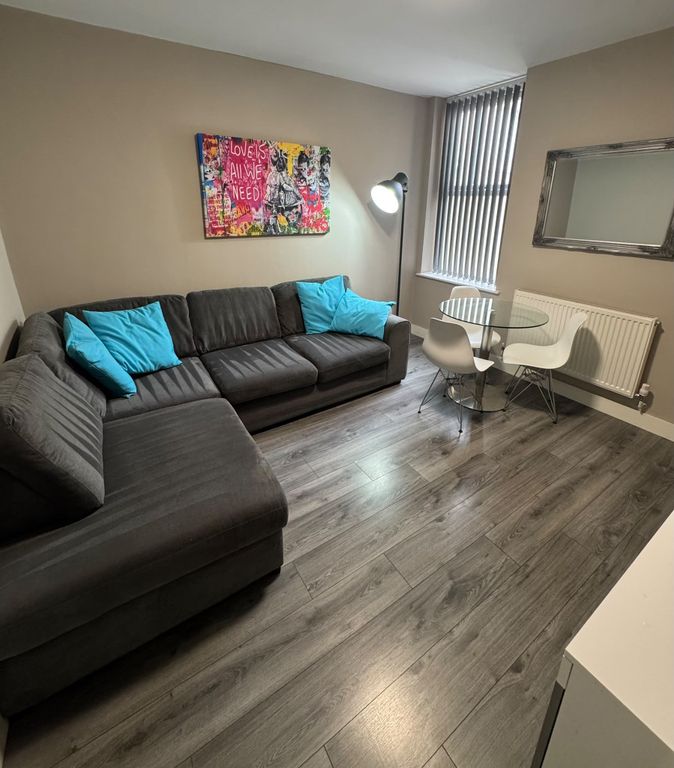 Property photo 1 of 10 114 Empress - Ll Picture Of Lounge
