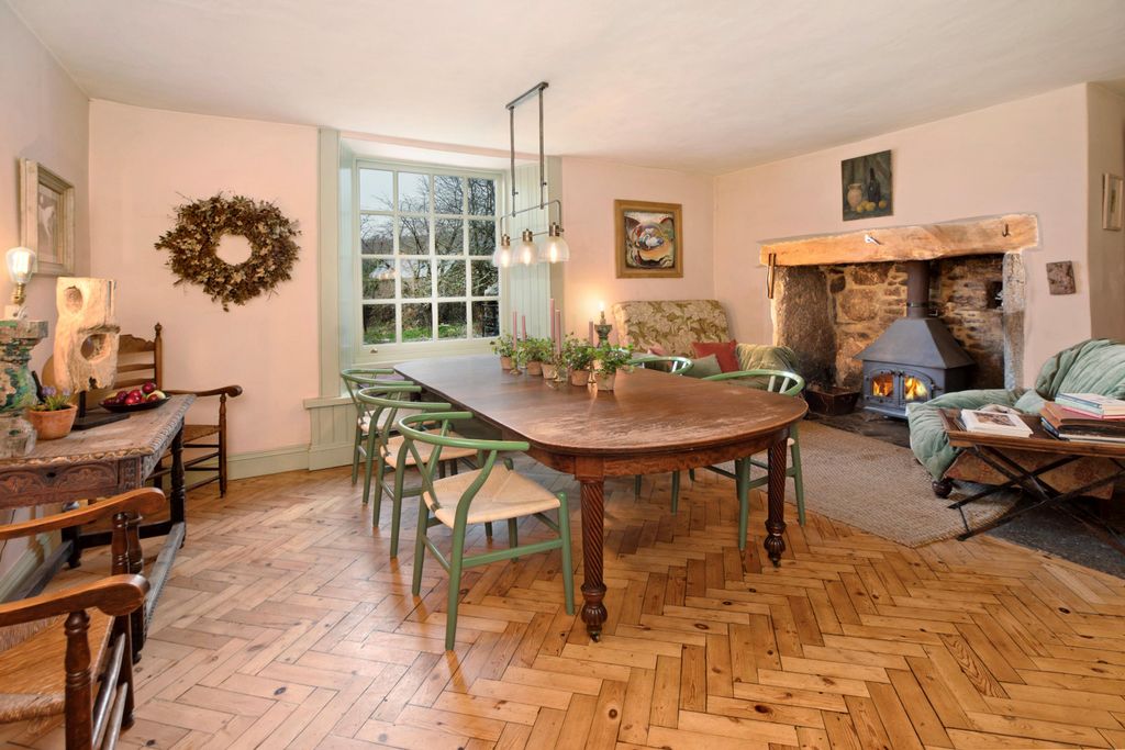 Property photo 3 of 45 Image