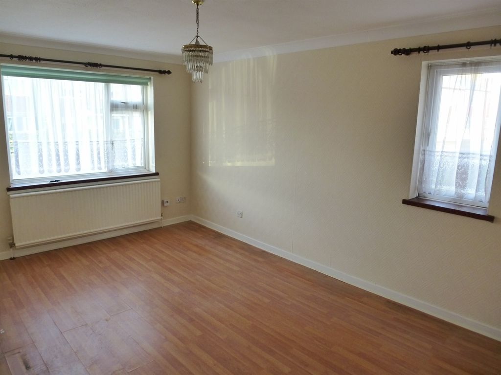 Property photo 3 of 4