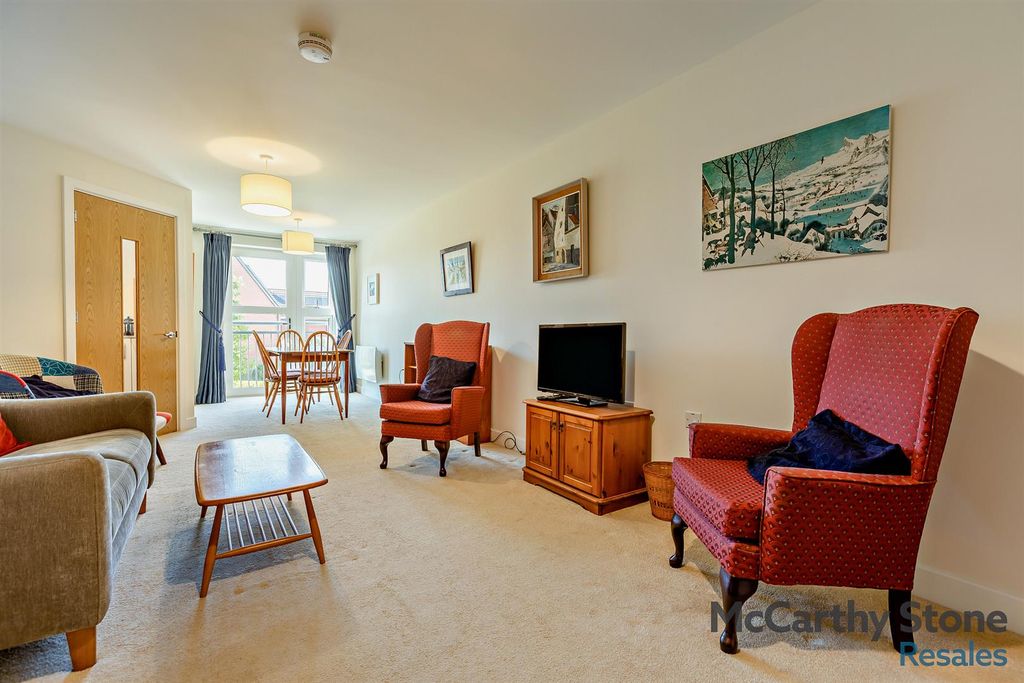 Property photo 3 of 20 Living Room