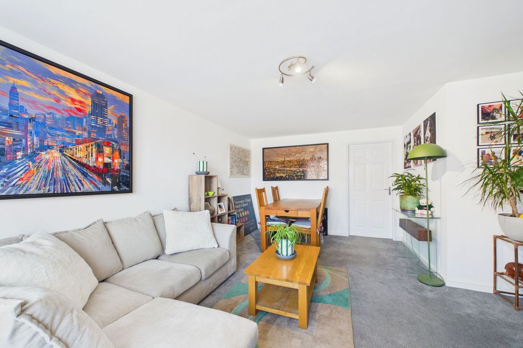 Property photo 3 of 19