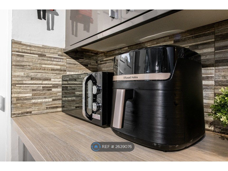 Property photo 2 of 13 Amenities