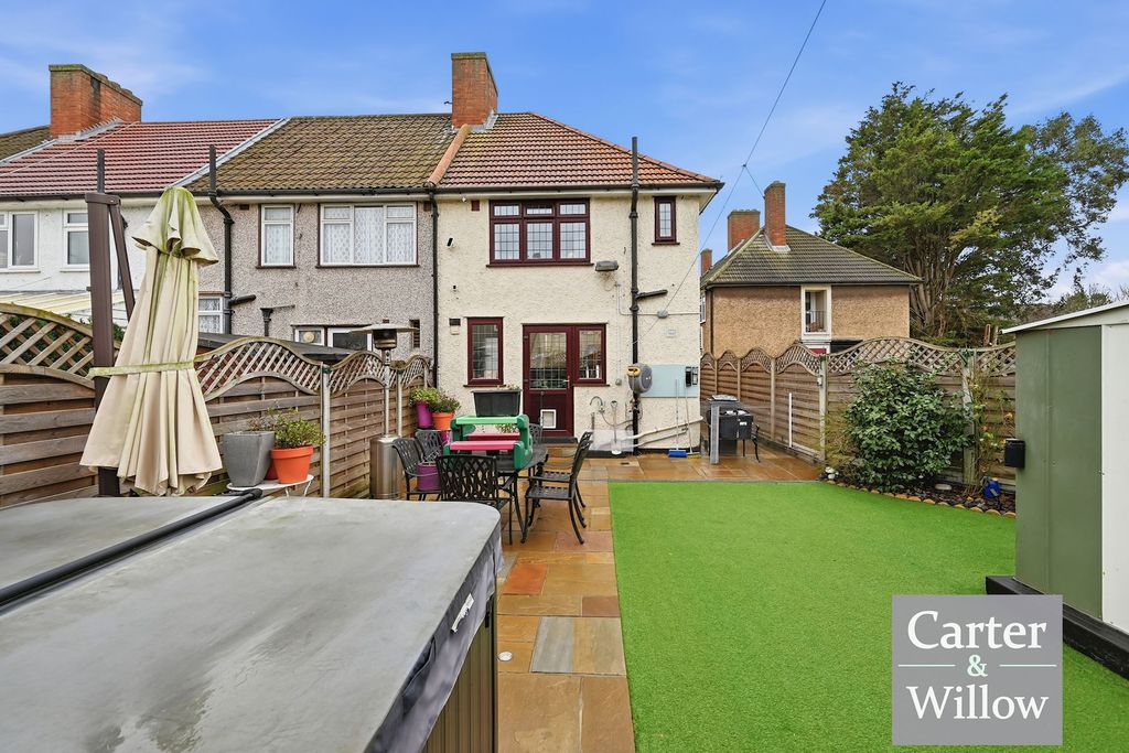 Property photo 2 of 14