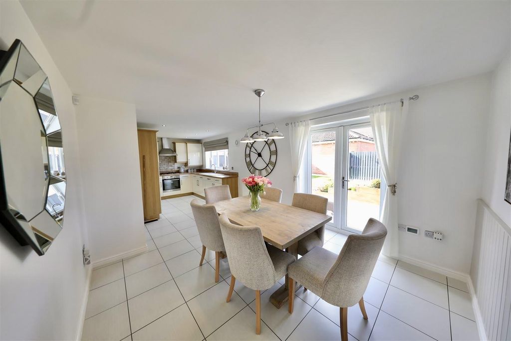 Property photo 2 of 24 Kitchen Diner