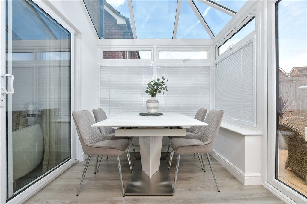Property photo 3 of 17 Conservatory