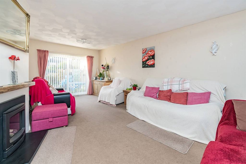 Property photo 3 of 24