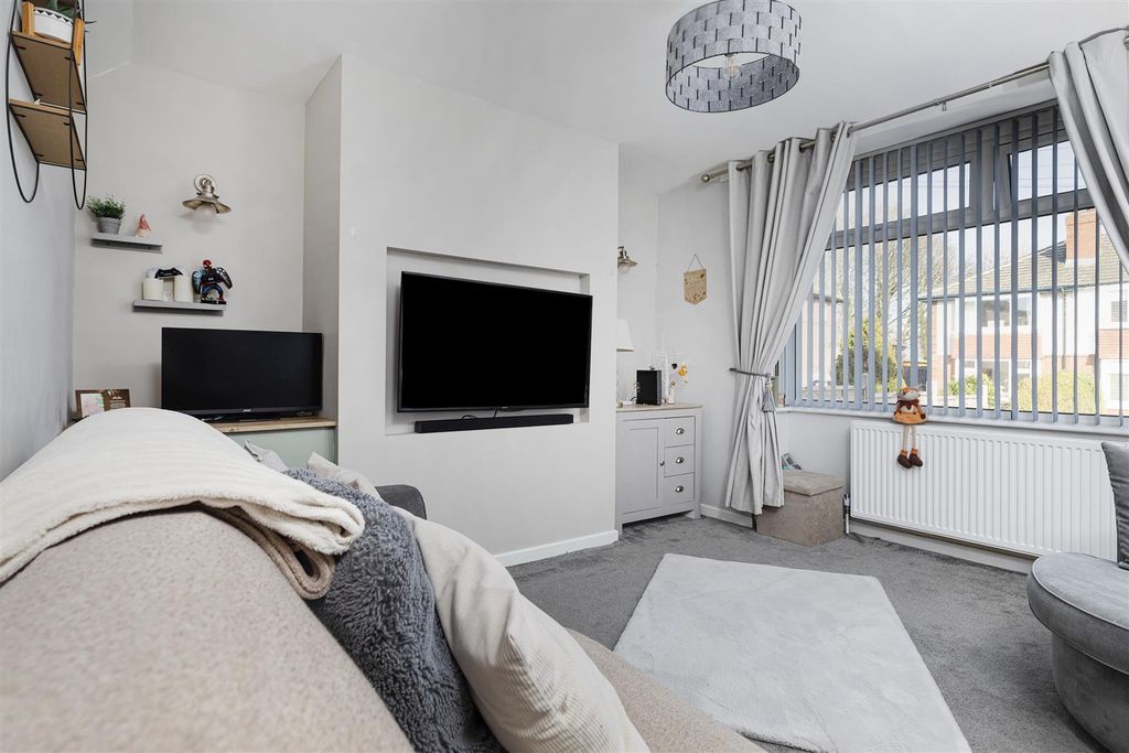 Property photo 3 of 22 Living Room