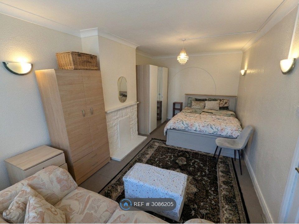 Property photo 1 of 10 Spacious Double Or Reception Room
