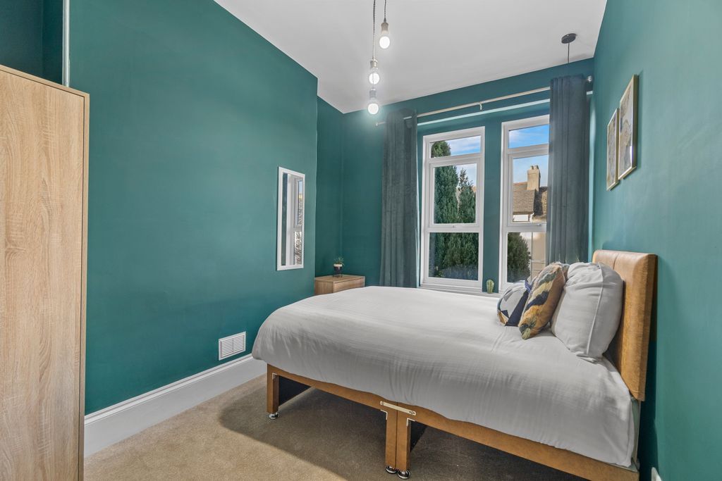 Property photo 1 of 10 0017