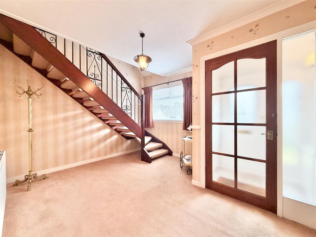 Property photo 2 of 32 Hallway
