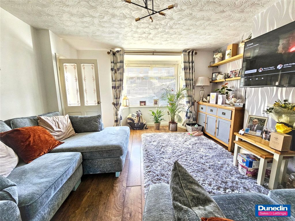 Property photo 3 of 23 Picture No. 02