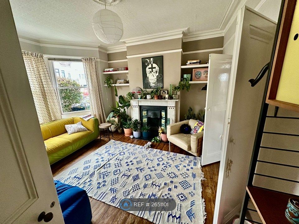 Property photo 3 of 12