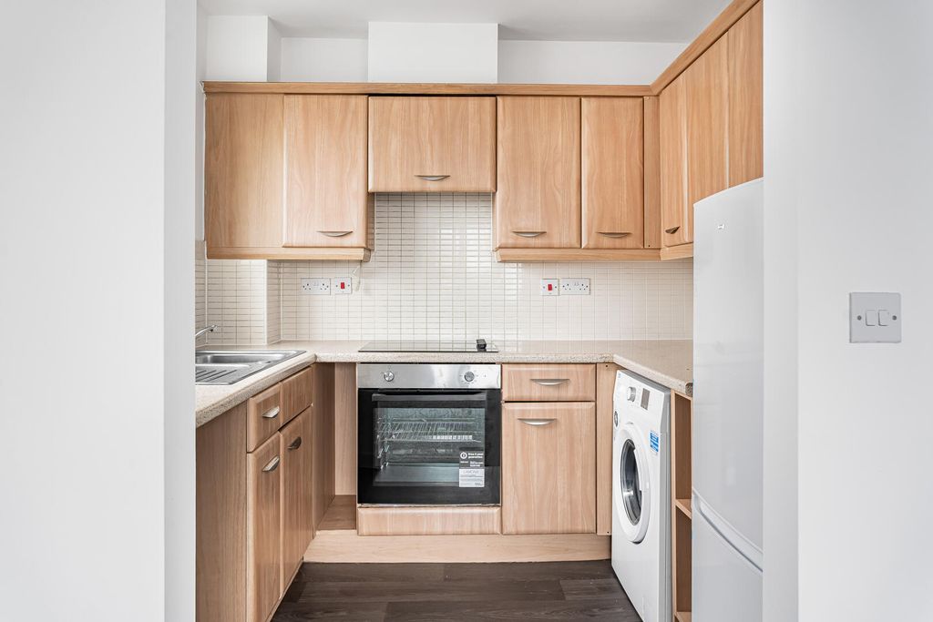 Property photo 3 of 15 Kitchen