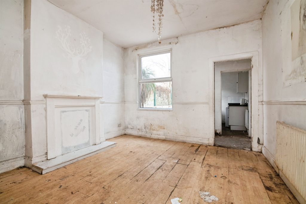 Property photo 3 of 11