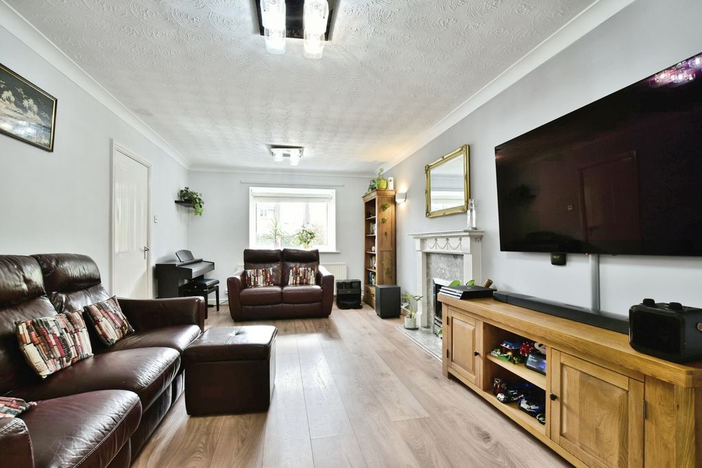 Property photo 2 of 26 Pbox-Img.Jpg