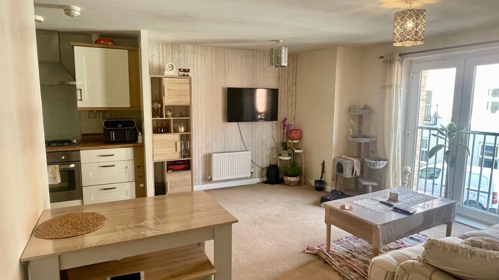 Property photo 1 of 9