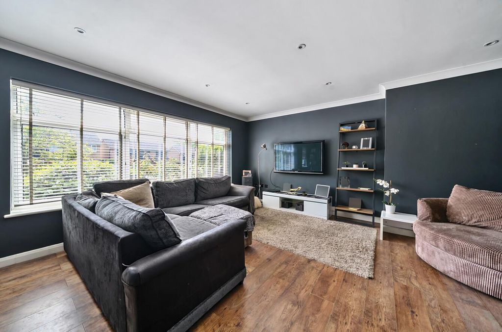 Property photo 2 of 13