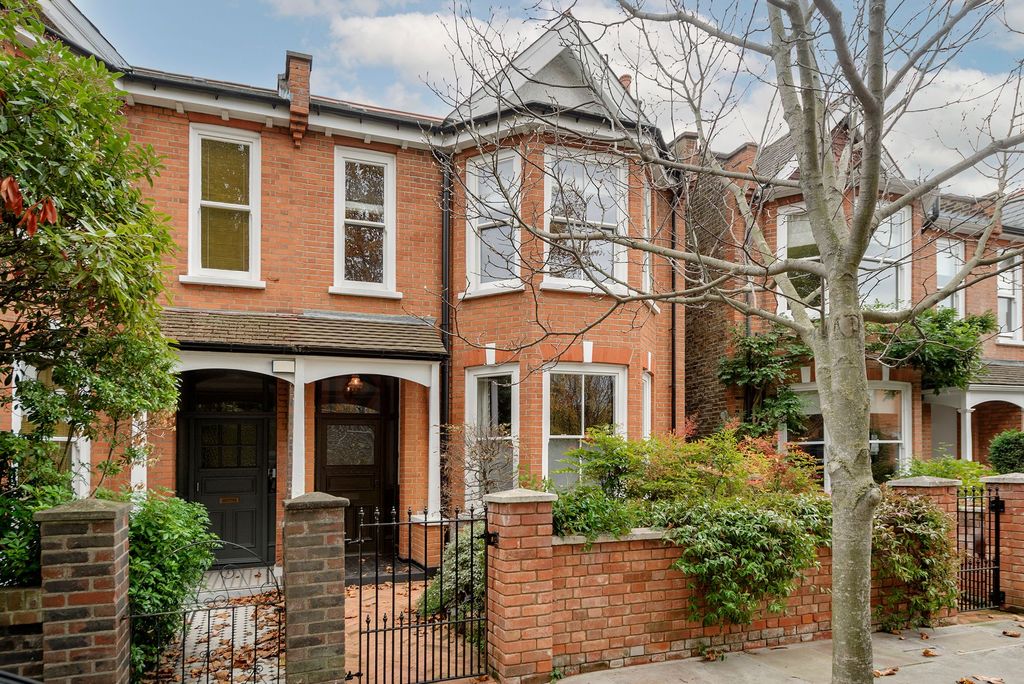 Property photo 3 of 27