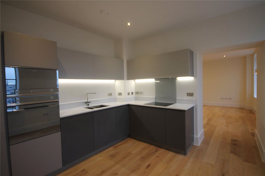 Property photo 2 of 8 Picture No. 05
