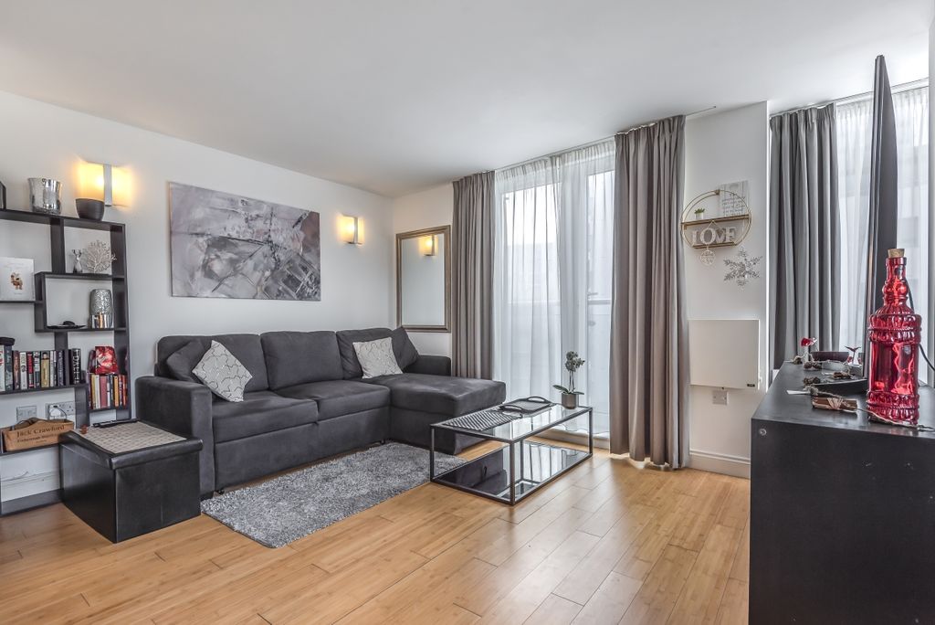 Property photo 2 of 7 563983 (2)