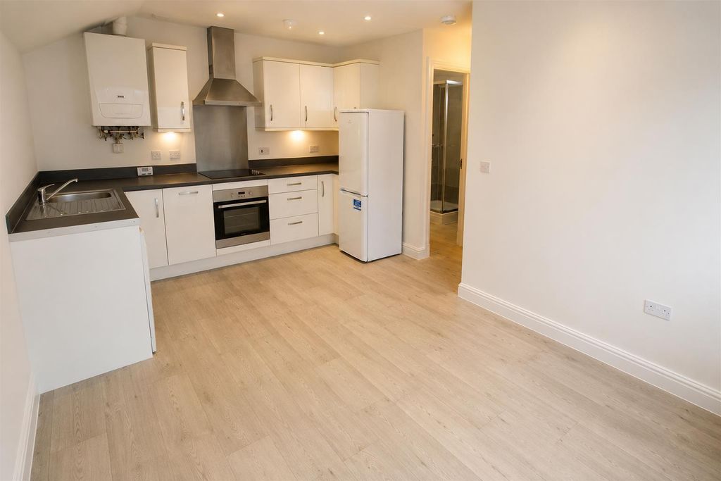 Property photo 1 of 14 E3A1A42d-76c6-4109-A71c-E833E873Edf7.Png