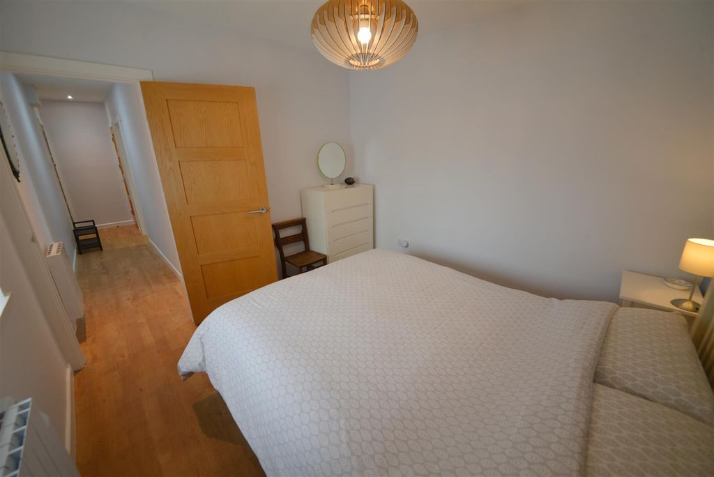 Additional image 9 of 1 bed flat for saleHigh Street, Tenby SA70