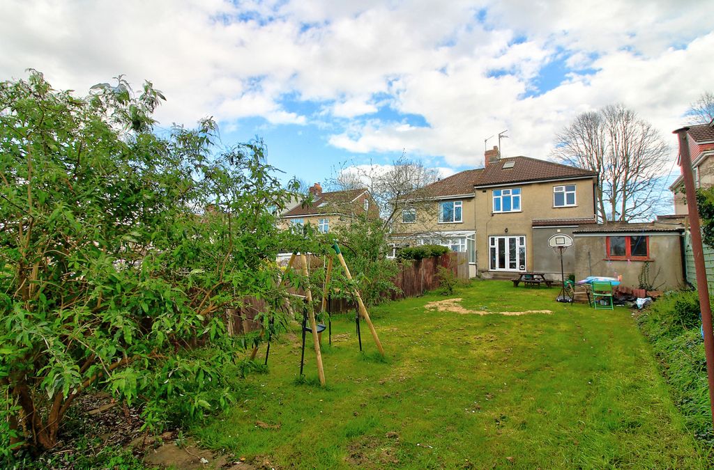 Property photo 2 of 22