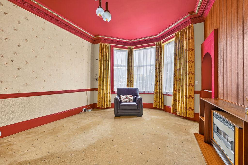Property photo 2 of 34 Pbox-Img.Jpg