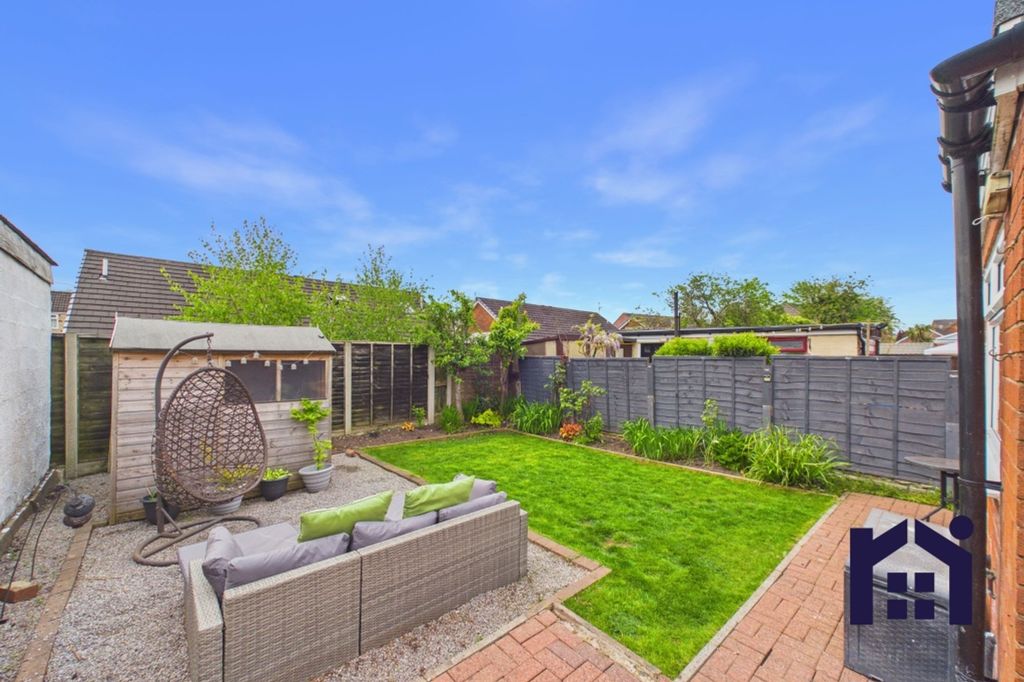 Property photo 3 of 14 Garden