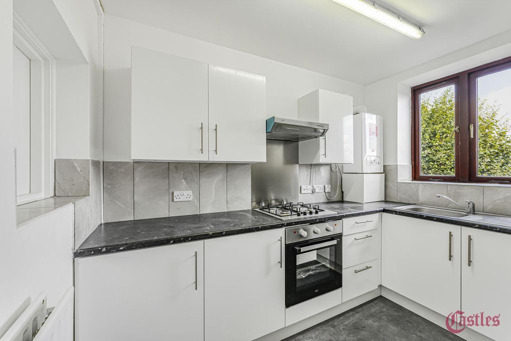 Property photo 3 of 21 3.Jpg