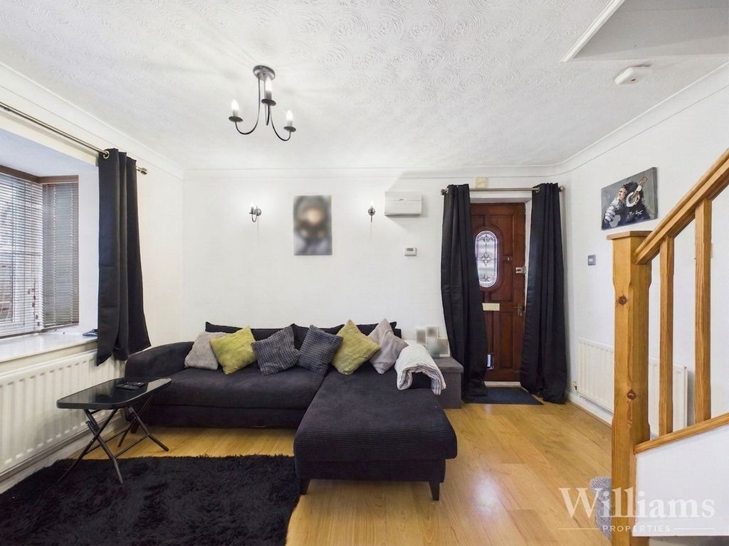Property photo 3 of 8