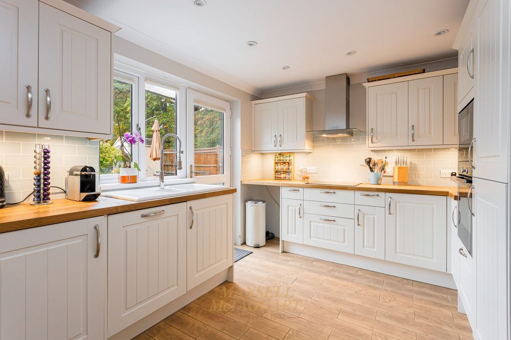 Property photo 2 of 24